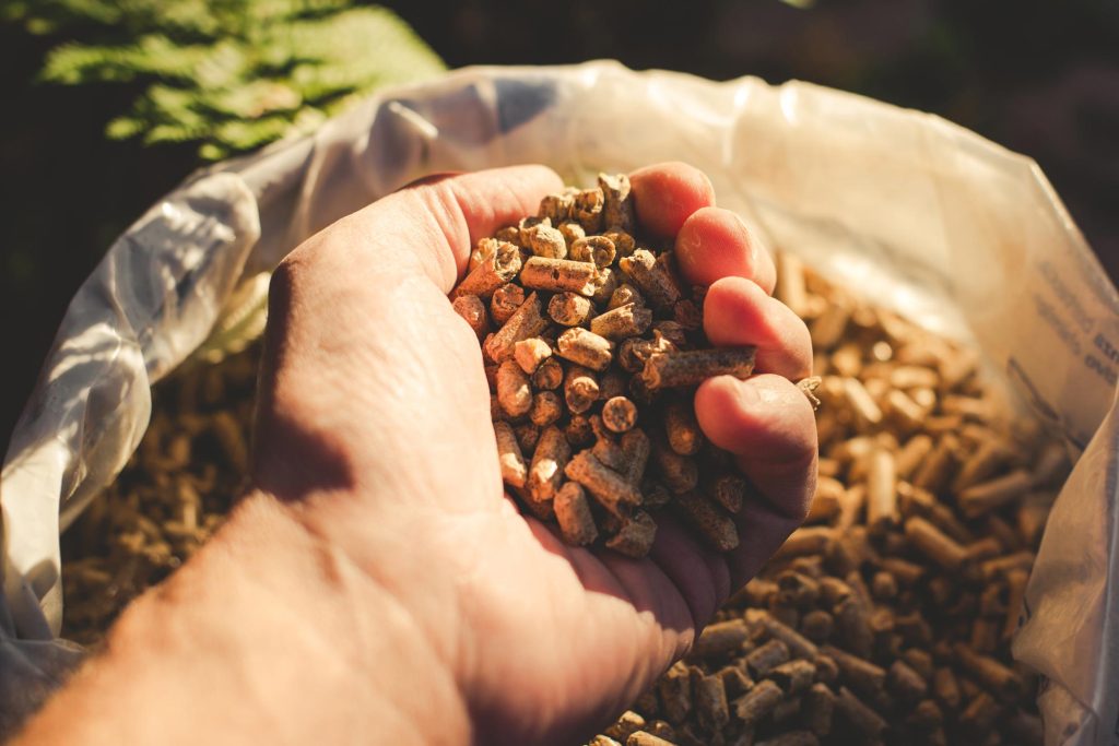 Comment choisir sa machine à pellet monophasée